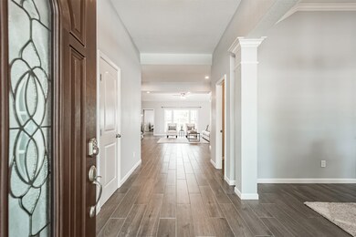 107 Eagle Lakes Dr, Friendswood, TX 77546 - photo 2