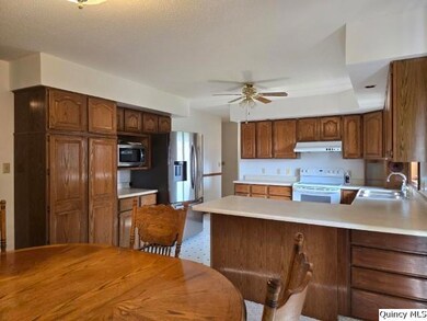 400 4th St, Carthage, IL 62321 - photo 5