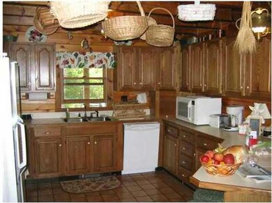 Kitchen. Roomy kitchen - fully equipped.