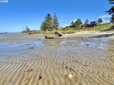 842 S Empire Blvd, Coos Bay, OR 97420 - photo 4