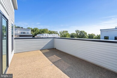 2038 Tysons Ridgeline Rd, Pimmit Hills, VA 22043 - photo 7