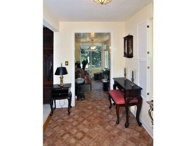 Entry/Foyer.