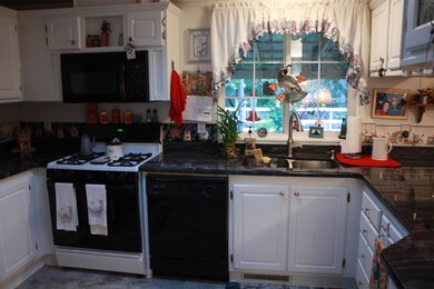 8104 Churn Creek Rd, Redding, CA 96002 - photo 4