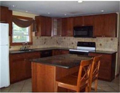 381 Shea St, Fitchburg, MA 01420 - photo 4