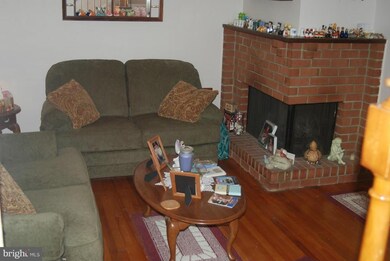 8616 Rock Oak Rd, Parkville, MD 21234 - photo 4