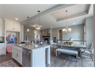 9813 Garden St, Lenexa, KS 66227 - photo 3