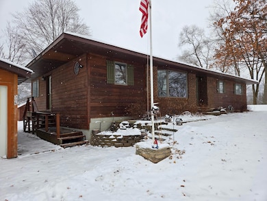306 S Burr Oak St, Rushford, MN 55971 - photo 2