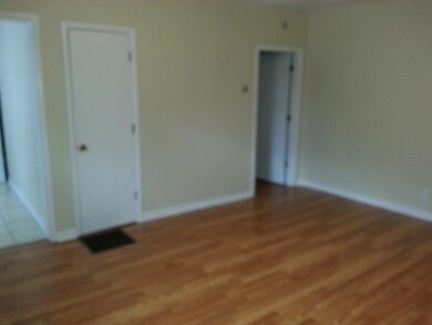 109 W Pine St unit 1/2, Johnson City, TN 37604 - photo 4