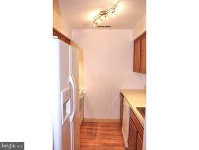 103 Ravens Crest Dr unit 103, Plainsboro, NJ 08536 - photo 4