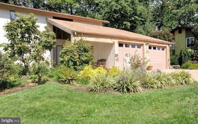 10516 Acacia Ln, Fairfax, VA 22032 - photo 3