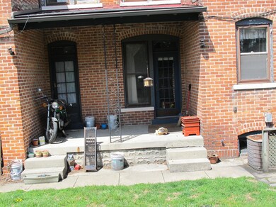 Welcome to 17 Deshler Ave.