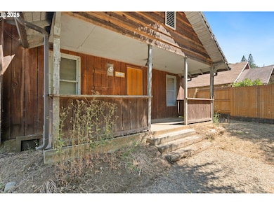 624 Tunnel Rd, Glendale, OR 97442 - photo 3