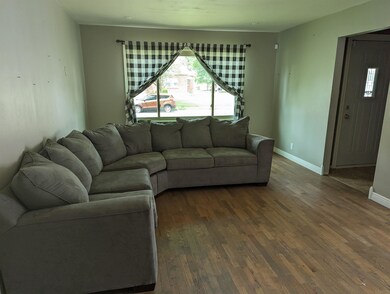 703 Hendricks St, Berne, IN 46711 - photo 3