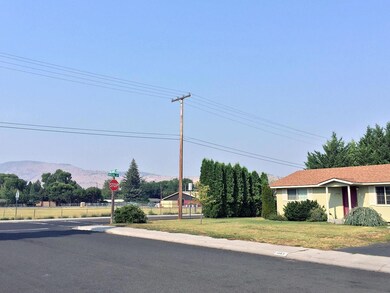 4103 Meadows Dr, Klamath Falls, OR 97603 - photo 3