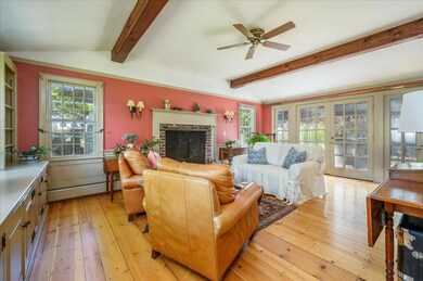 06-Living Room