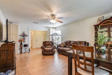 518 E House St, Alvin, TX 77511 - photo 5