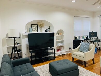 6022 N Washtenaw Ave, Chicago, IL 60659 - photo 4