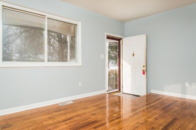 3624 Lucie St-6