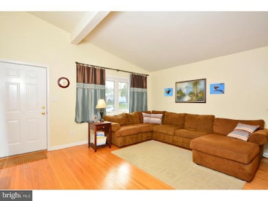 445 Lyndhurst Dr, Broomall, PA 19008 - photo 7