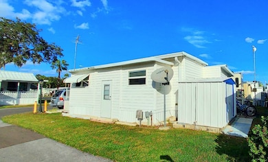 37251 Chancey Rd unit 70, Zephyrhills, FL 33541 - photo 5