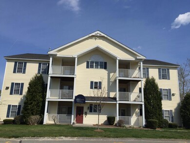 Crosswoods Path Condominium unit 21, MerriMacK, NH 03054 - photo 2