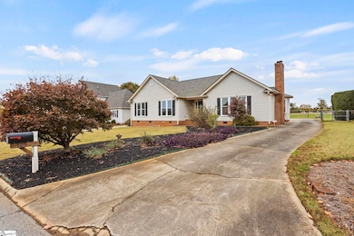 107 Fairview Place, Greer, SC 29651 - photo 2