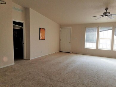 4_Living Room