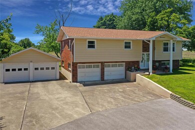 17 Rosewood Dr, Maryville, IL 62062 - photo 2