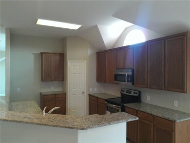 633 Blue Sky Dr, Arlington, TX 76002 - photo 7