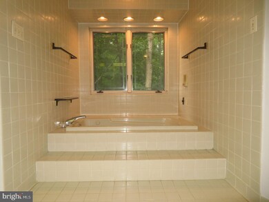 11116 Valley Heights Dr, Owings Mills, MD 21117 - photo 3