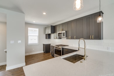 1618 W Lawndale Dr, San Antonio, TX 78209 - photo 6