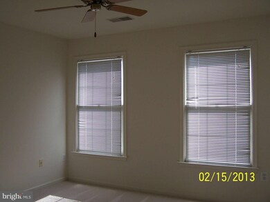 8210 Westwood Mews Ct, Vienna, VA 22182 - photo 2