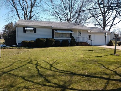236 S Elm St, Jefferson, OH 44047 - photo 2