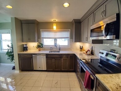 13 Oak Leaf Way unit 13, Peabody, MA 01960 - photo 4