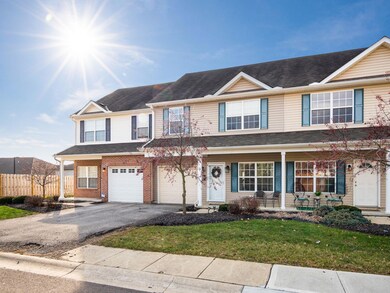 5562 Gabriels Landing Dr unit 103, Galloway, OH 43119 - photo 2