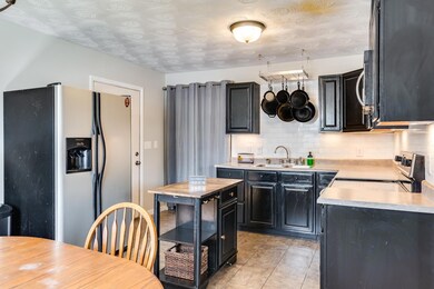 109 Orchard View Ln, Blanchester, OH 45107 - photo 6