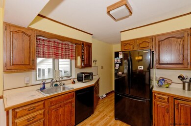 10 Bertone Dr, Schenectady, NY 12306 - photo 6