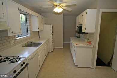 18913 Abbotsford Cir, Germantown, MD 20876 - photo 4