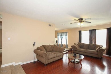 06-Living Room