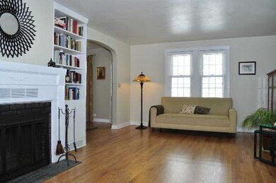 370 N Highland Ave, Elmhurst, IL 60126 - photo 2