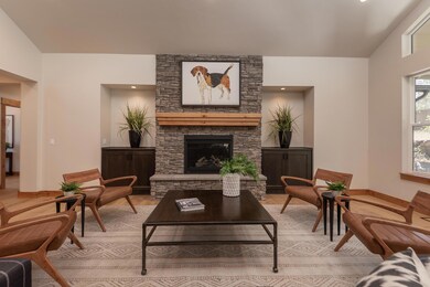 6 LIVING ROOM straight on