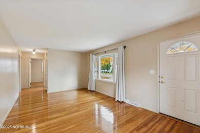 07-1381-Jr-Dr-WindowStill-Photoraphy