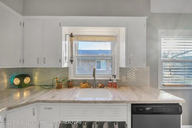 09-1234 N Magnolia-windowstill-real