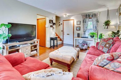 1601 Cindy Ct Columbus OH-small-009-006-