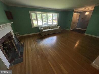 709 Skyline Ct NE, Vienna, VA 22180 - photo 7