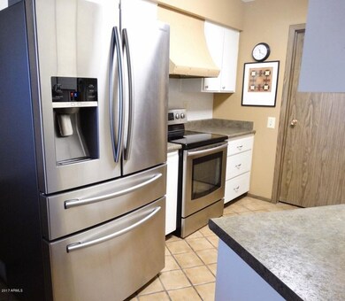 10569 W Ocotillo Dr, Sun City, AZ 85373 - photo 5