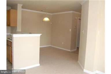 1061 Gardenview Loop unit 201, Woodbridge, VA 22191 - photo 3