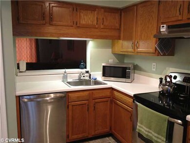 Kitchen - Pass through to dining area for ease whe
