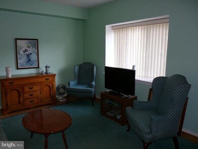 1747 W Chester Pike unit 30, Havertown, PA 19083 - photo 2