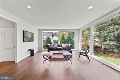 1100 Hillcrest Dr SW, Vienna, VA 22180 - photo 4